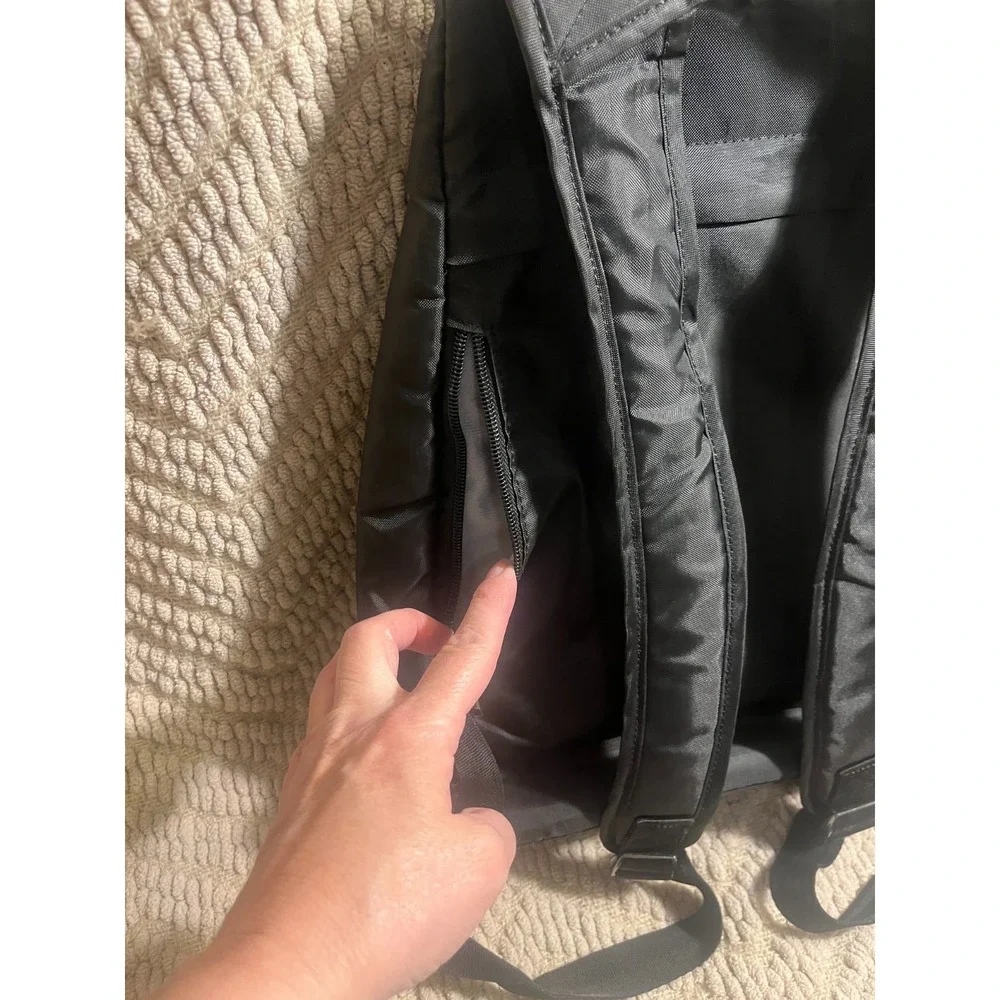 Lug Hatchback 3.0 Backpack Travel Bag Purse in Black with RFID - Unisex EUC - Picture 5 of 9